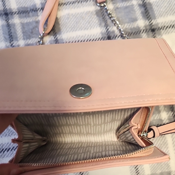 *SOLD*Blush Pink Crossbody/clutch Bag - Picture 3 of 8